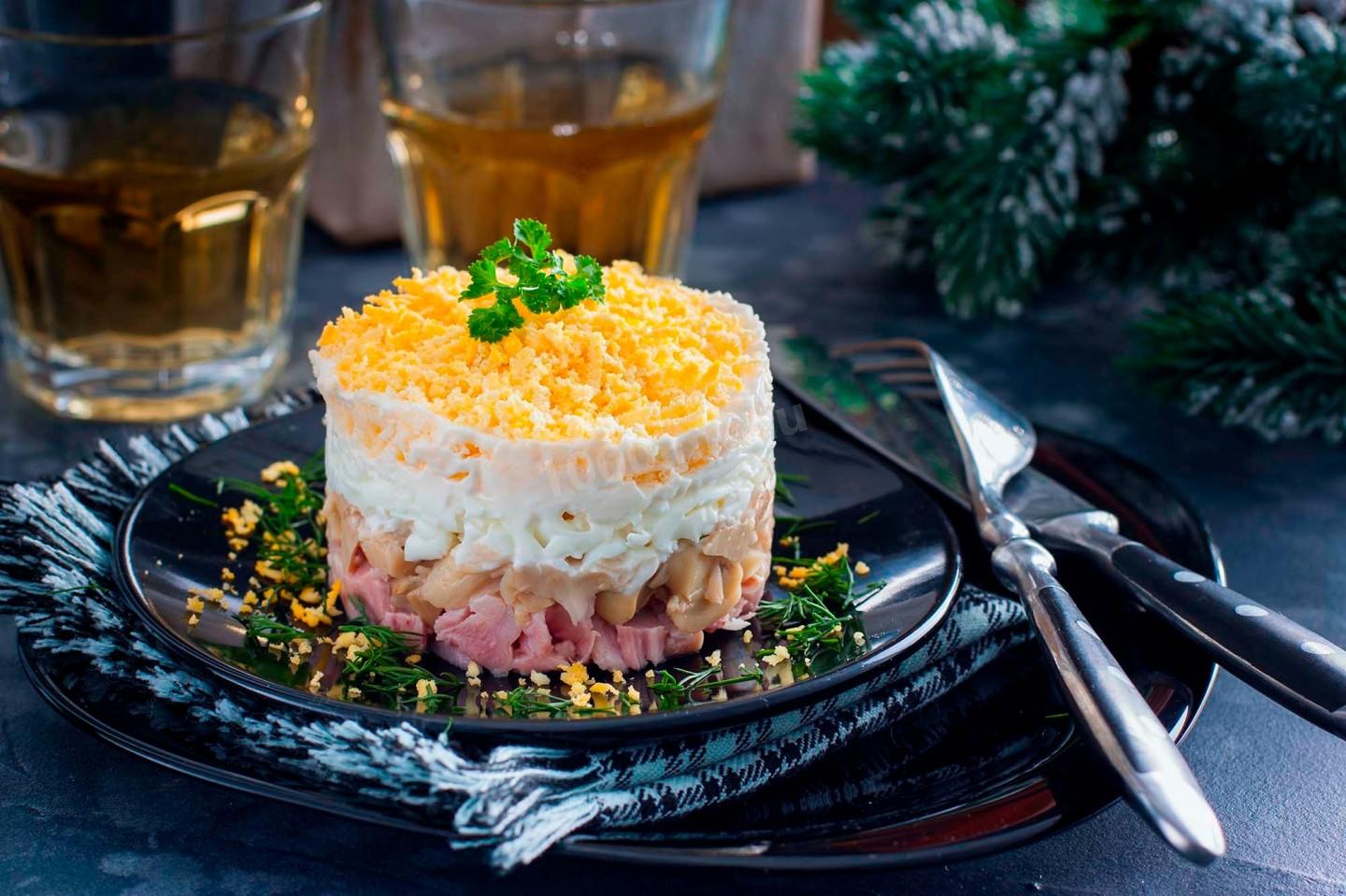Обложка рецепта Салат Ночь с курицей