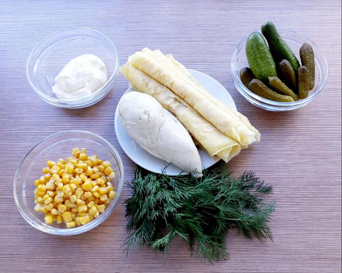 Шаг 1 приготовления Салат с блинами и курицей