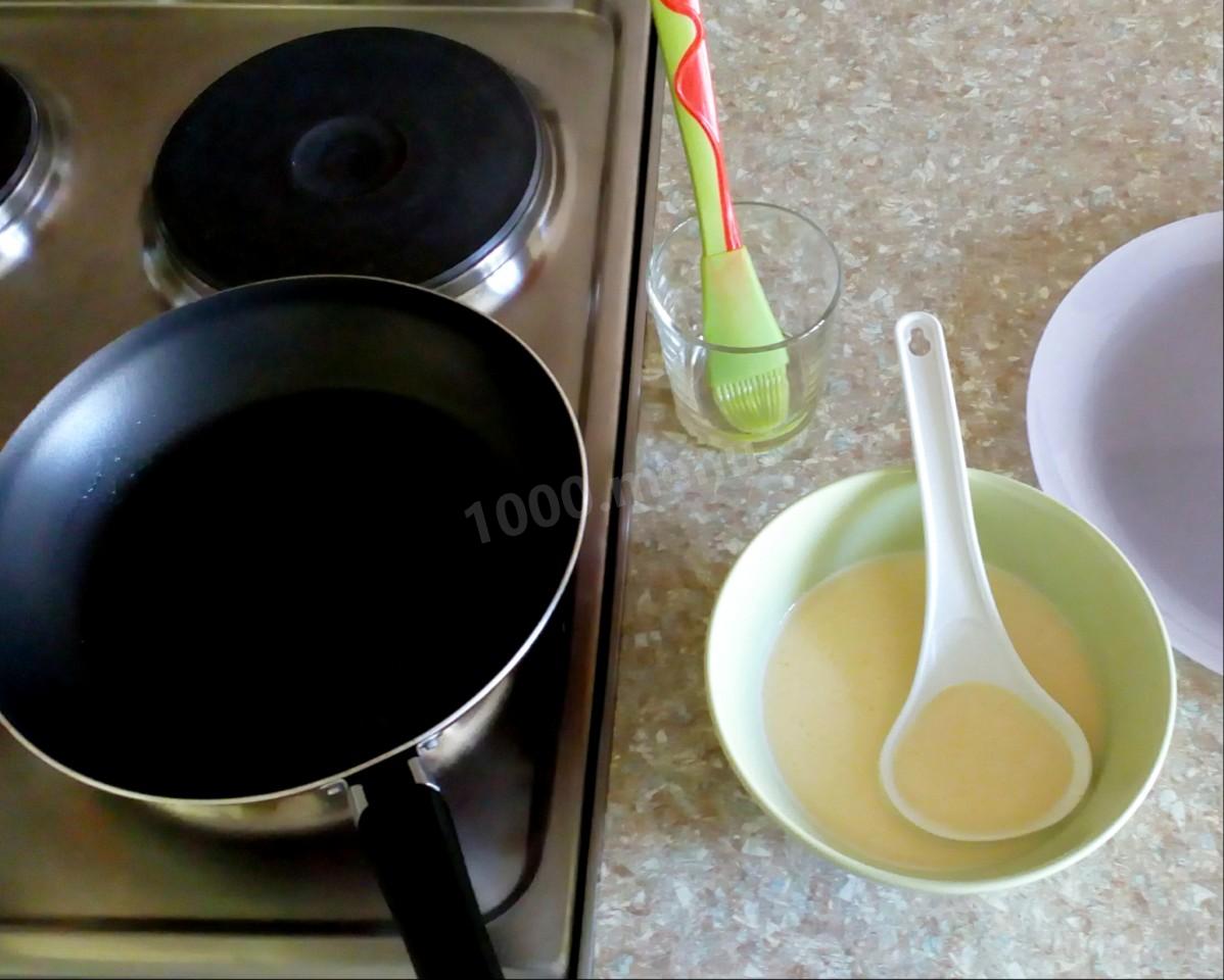 Шаг 3 приготовления Салат с блинами и курицей