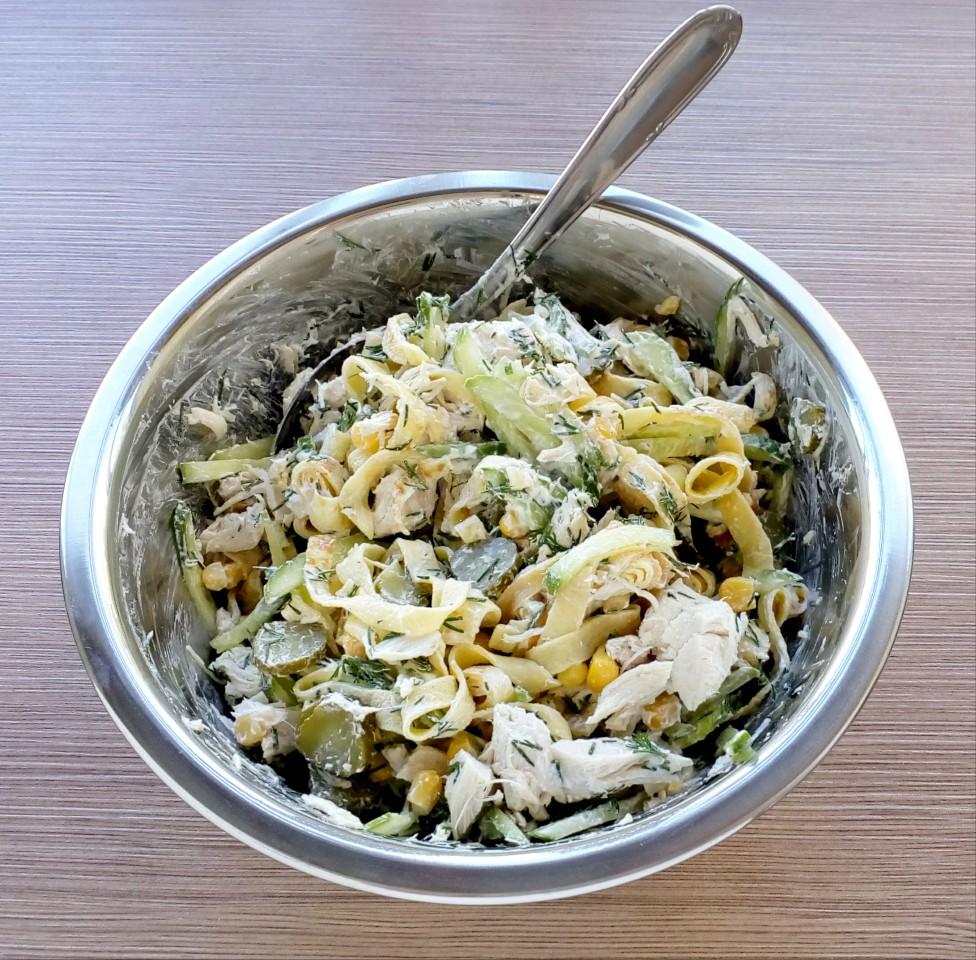 Шаг 6 приготовления Салат с блинами и курицей