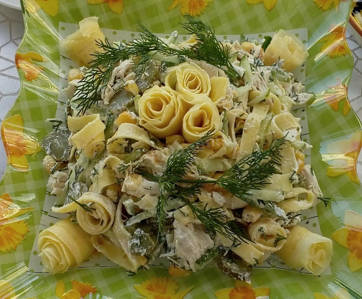 Шаг 7 приготовления Салат с блинами и курицей