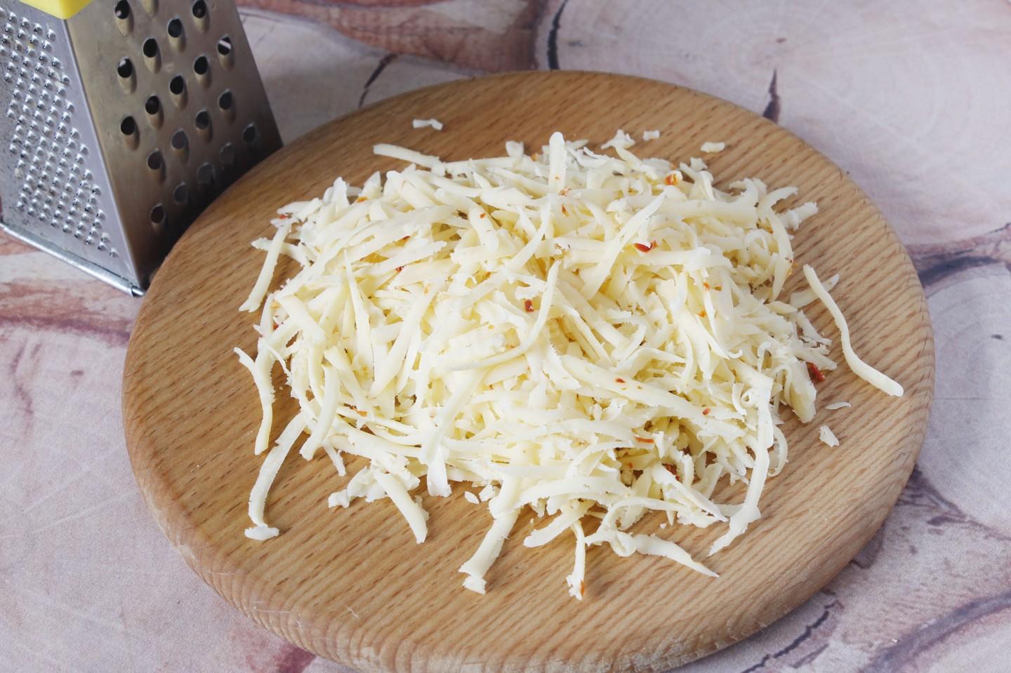 Шаг 3 приготовления Салат из моркови с чесноком и сыром