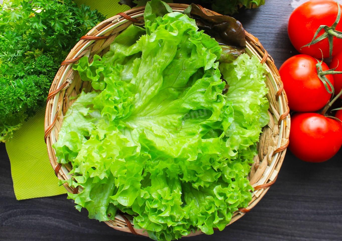 Шаг 4 приготовления Салат курица огурцы помидоры