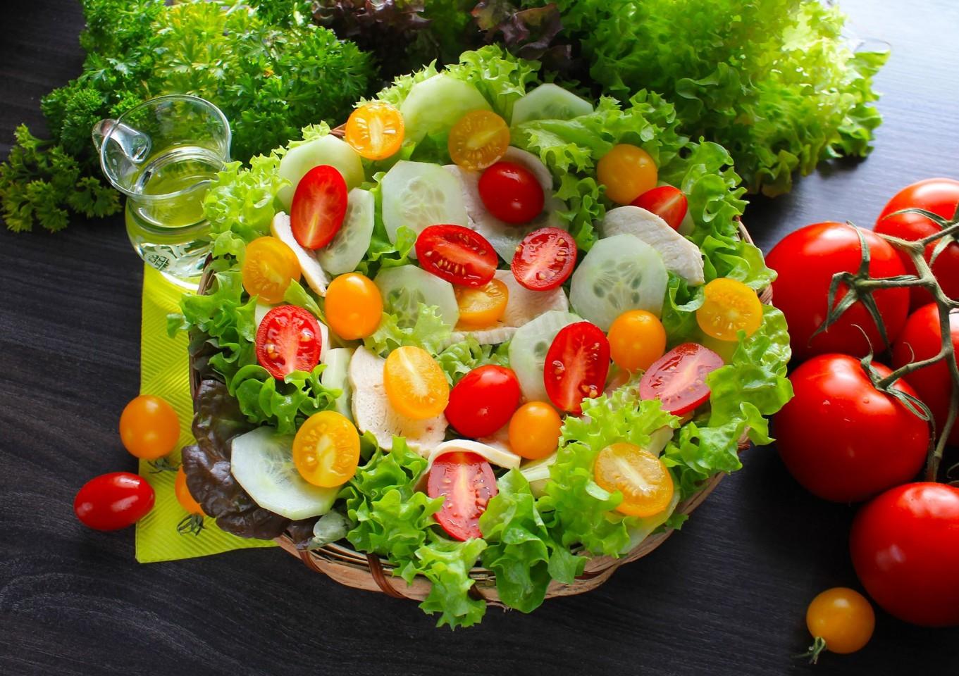 Шаг 8 приготовления Салат курица огурцы помидоры