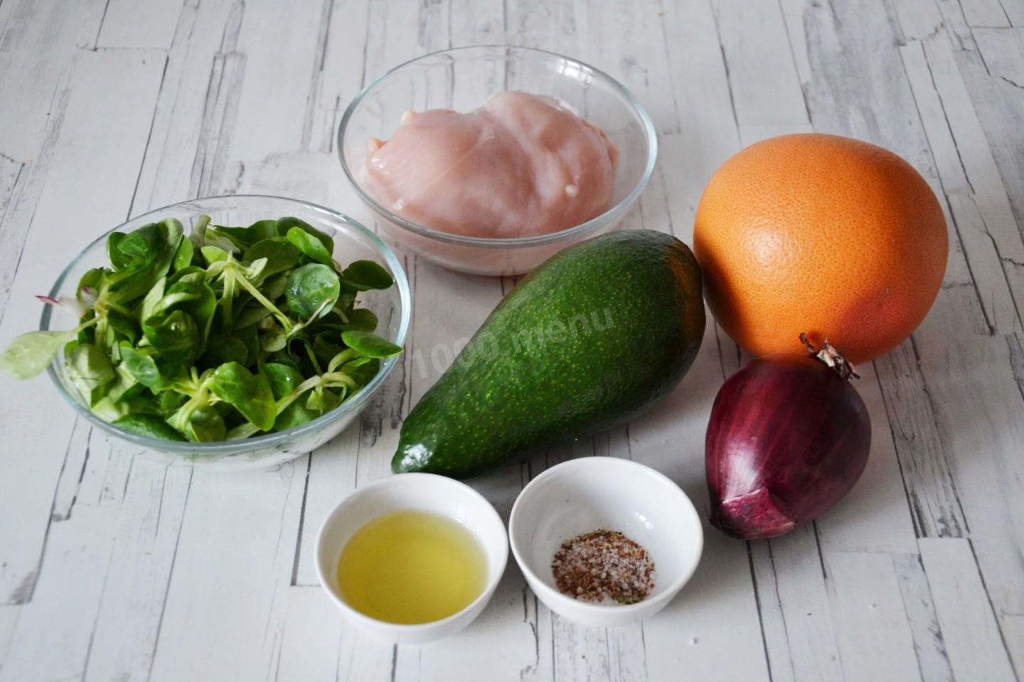 Шаг 1 приготовления Салат с грейпфрутом курицей и авокадо