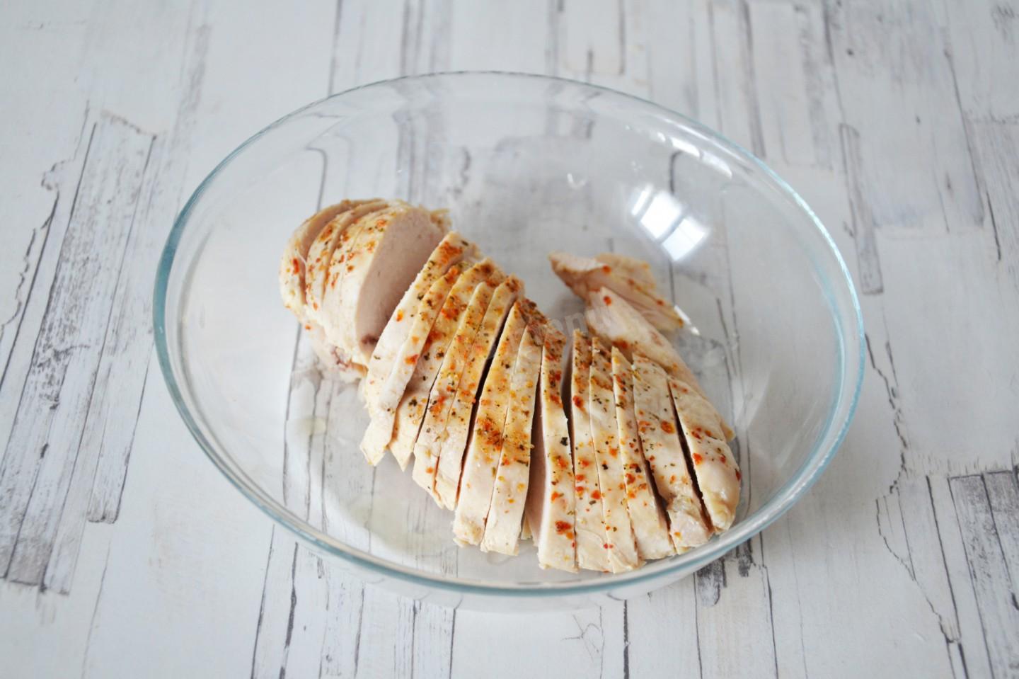 Шаг 4 приготовления Салат с грейпфрутом курицей и авокадо