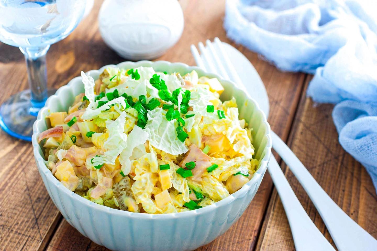 Обложка рецепта Салат из пекинской капусты с копченой курицей