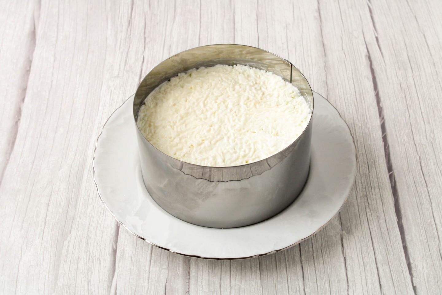 Шаг 14 приготовления Салат Мимоза с картошкой и консервой классический