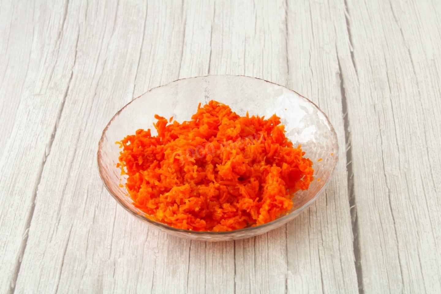 Шаг 3 приготовления Салат Мимоза с картошкой и консервой классический