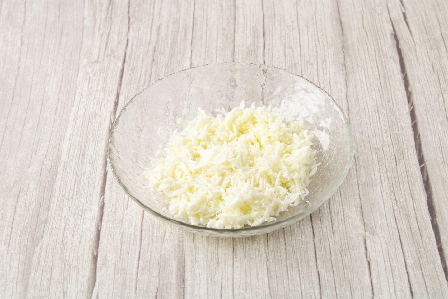 Шаг 6 приготовления Салат Мимоза с картошкой и консервой классический