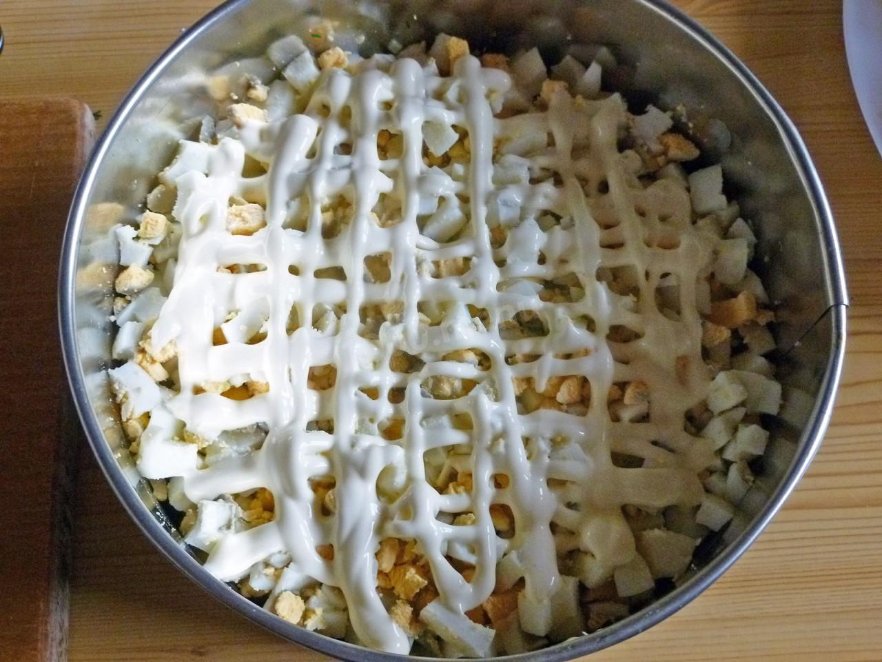 Шаг 8 приготовления Салат Грибная поляна с шампиньонами