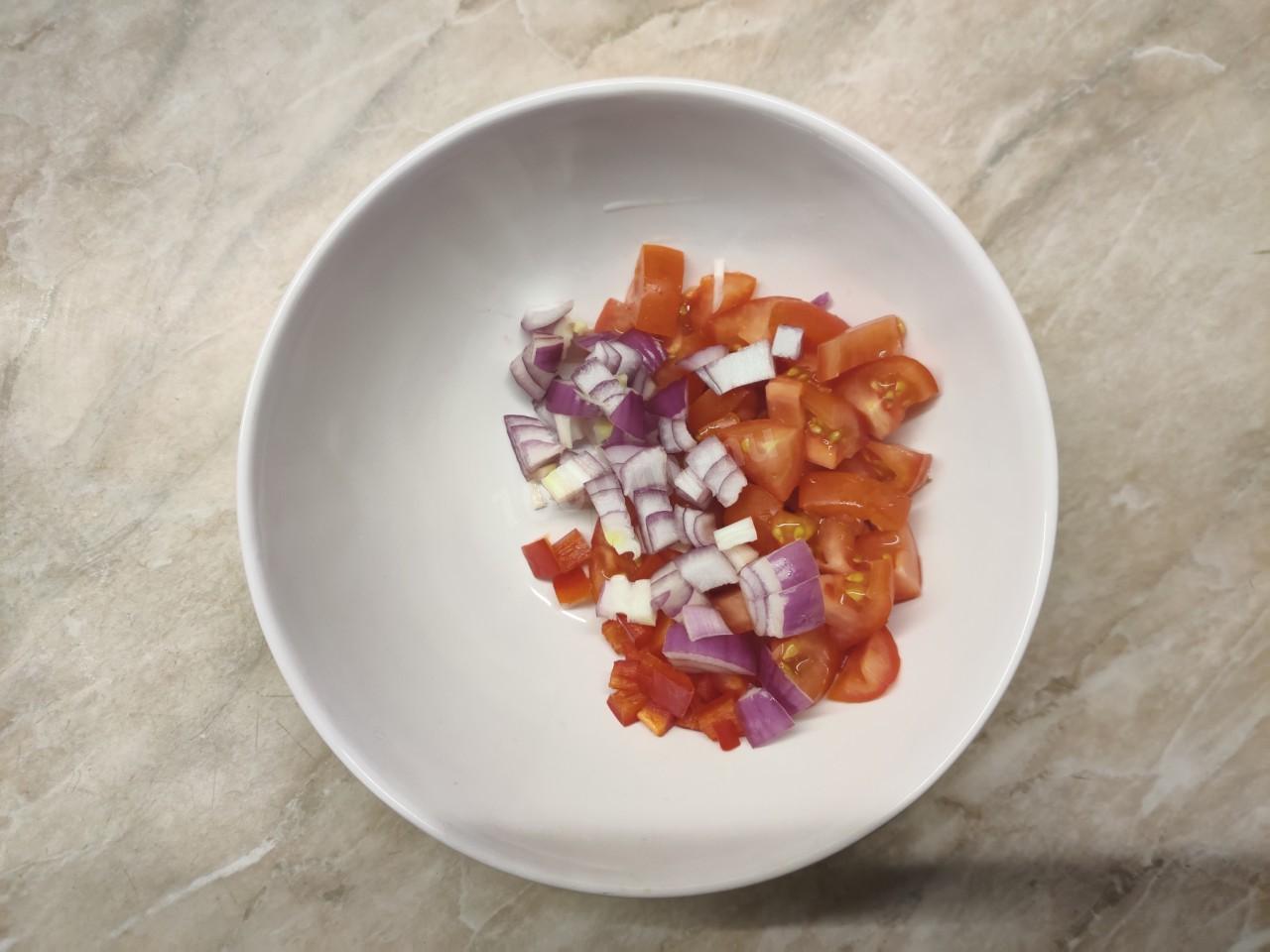 Шаг 4 приготовления Салат Мексиканский с курицей фасолью и болгарским перцем