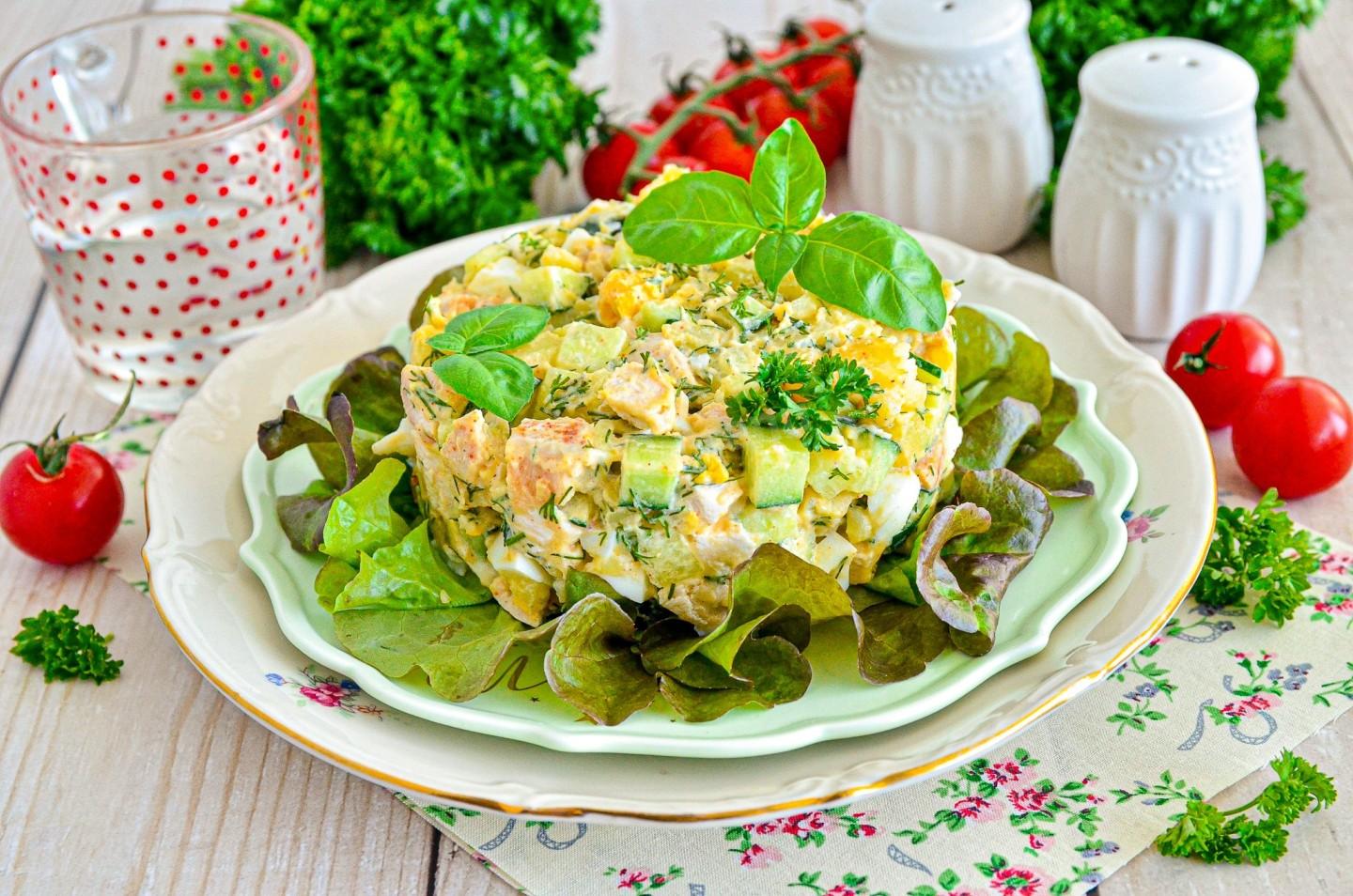 Обложка рецепта Салат с куриной грудкой огурцом и яйцом
