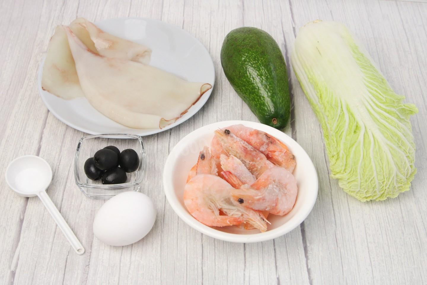 Шаг 1 приготовления ПП салат с кальмаром