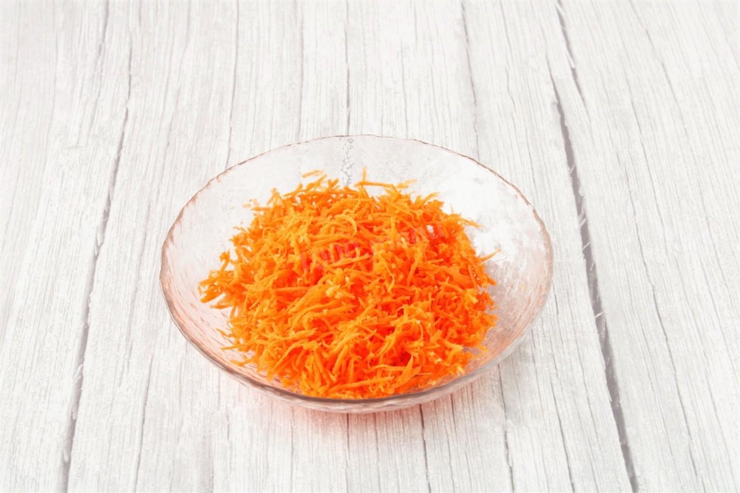 Шаг 6 приготовления Салат курица морковь яйца