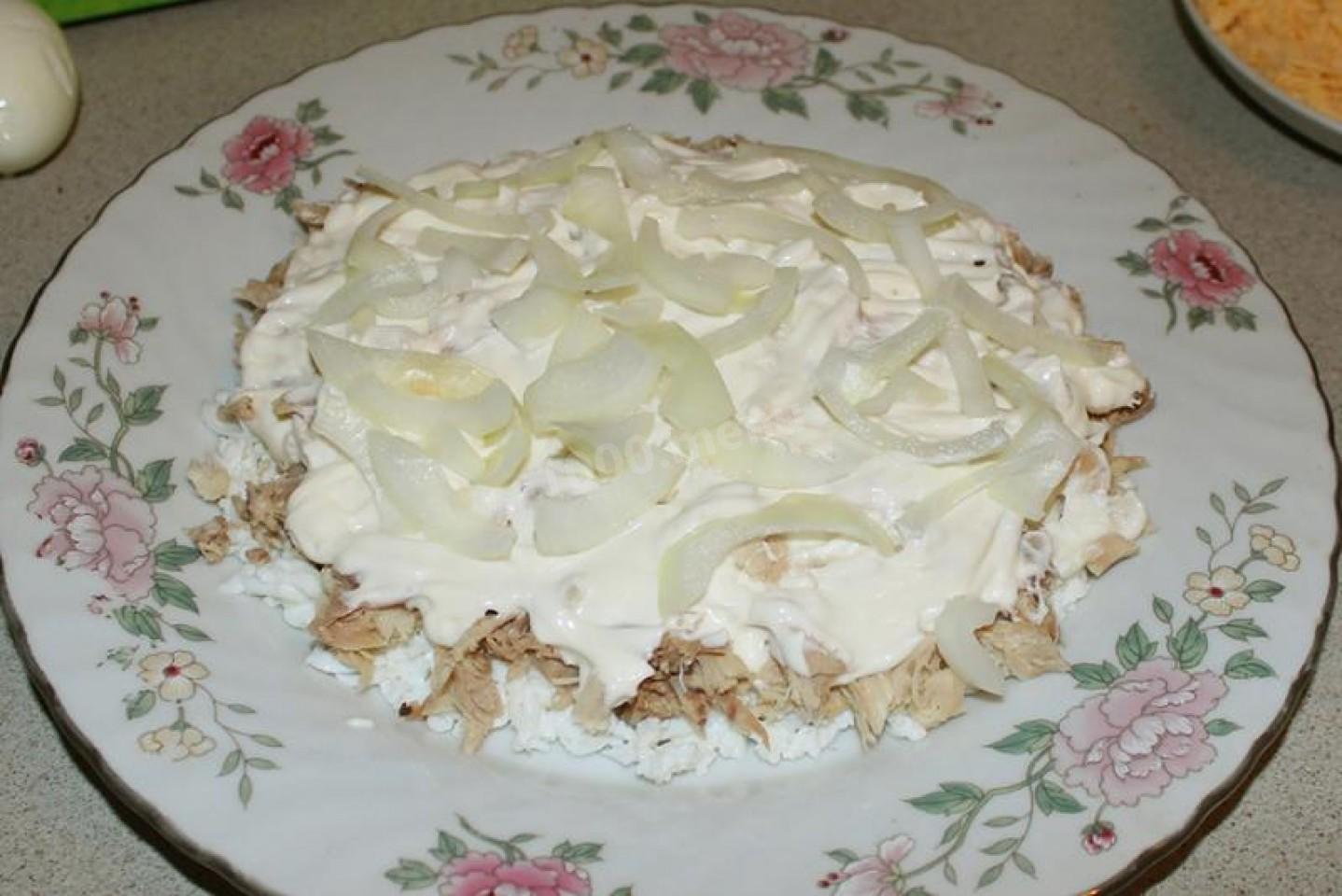 Шаг 12 приготовления Салат Черепаха с курицей грецкими орехами и яблоками