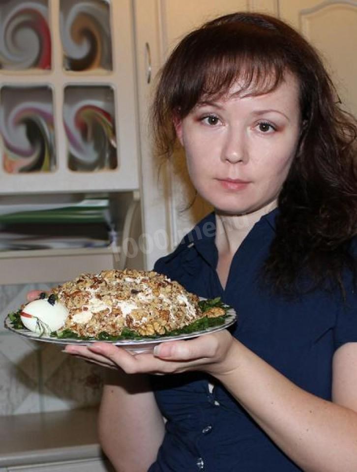 Шаг 22 приготовления Салат Черепаха с курицей грецкими орехами и яблоками