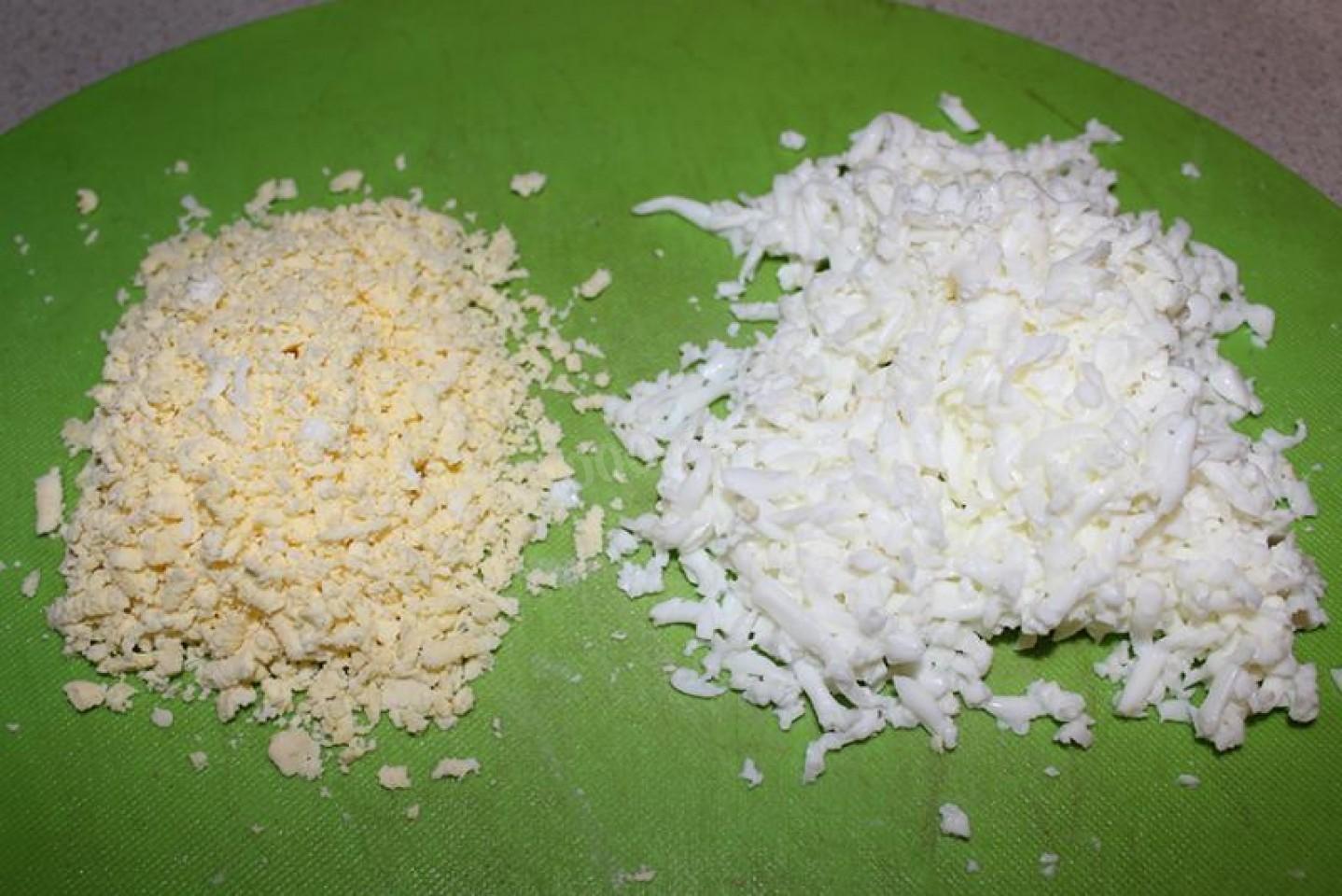 Шаг 3 приготовления Салат Черепаха с курицей грецкими орехами и яблоками