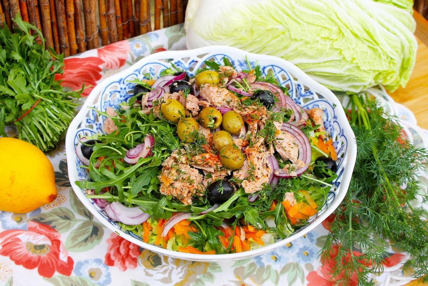 Обложка рецепта Салат с рукколой и тунцом консервированным