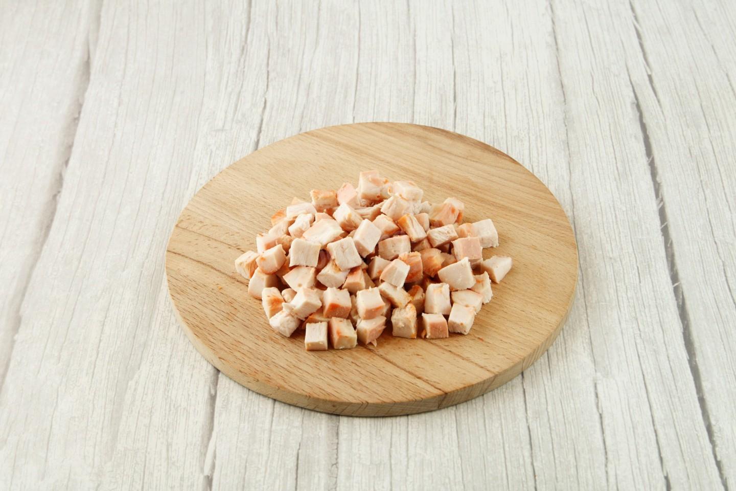 Шаг 4 приготовления Салат копченая курица морковь огурец