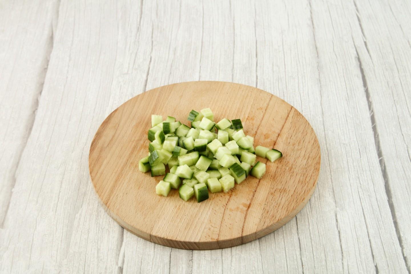 Шаг 5 приготовления Салат копченая курица морковь огурец