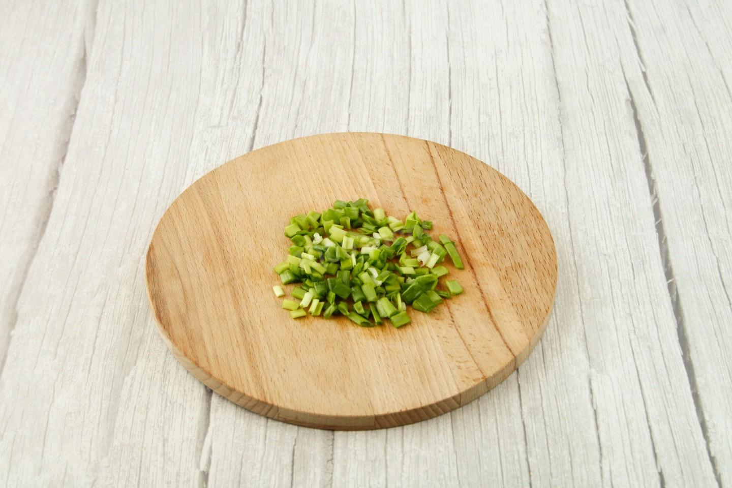 Шаг 6 приготовления Салат копченая курица морковь огурец