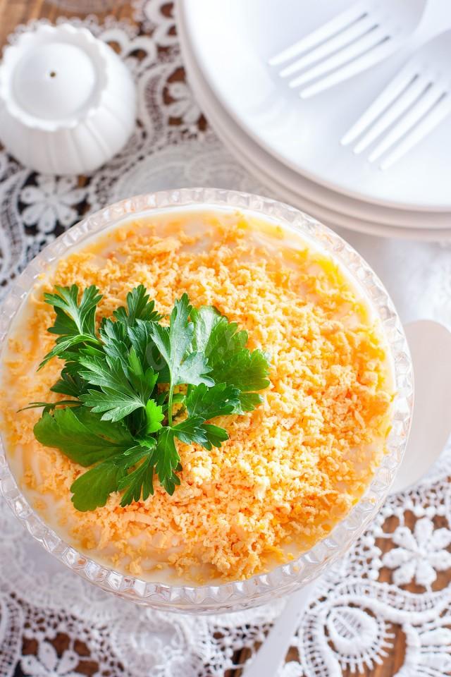 Шаг 8 приготовления Салат Нежный с курицей и сыром