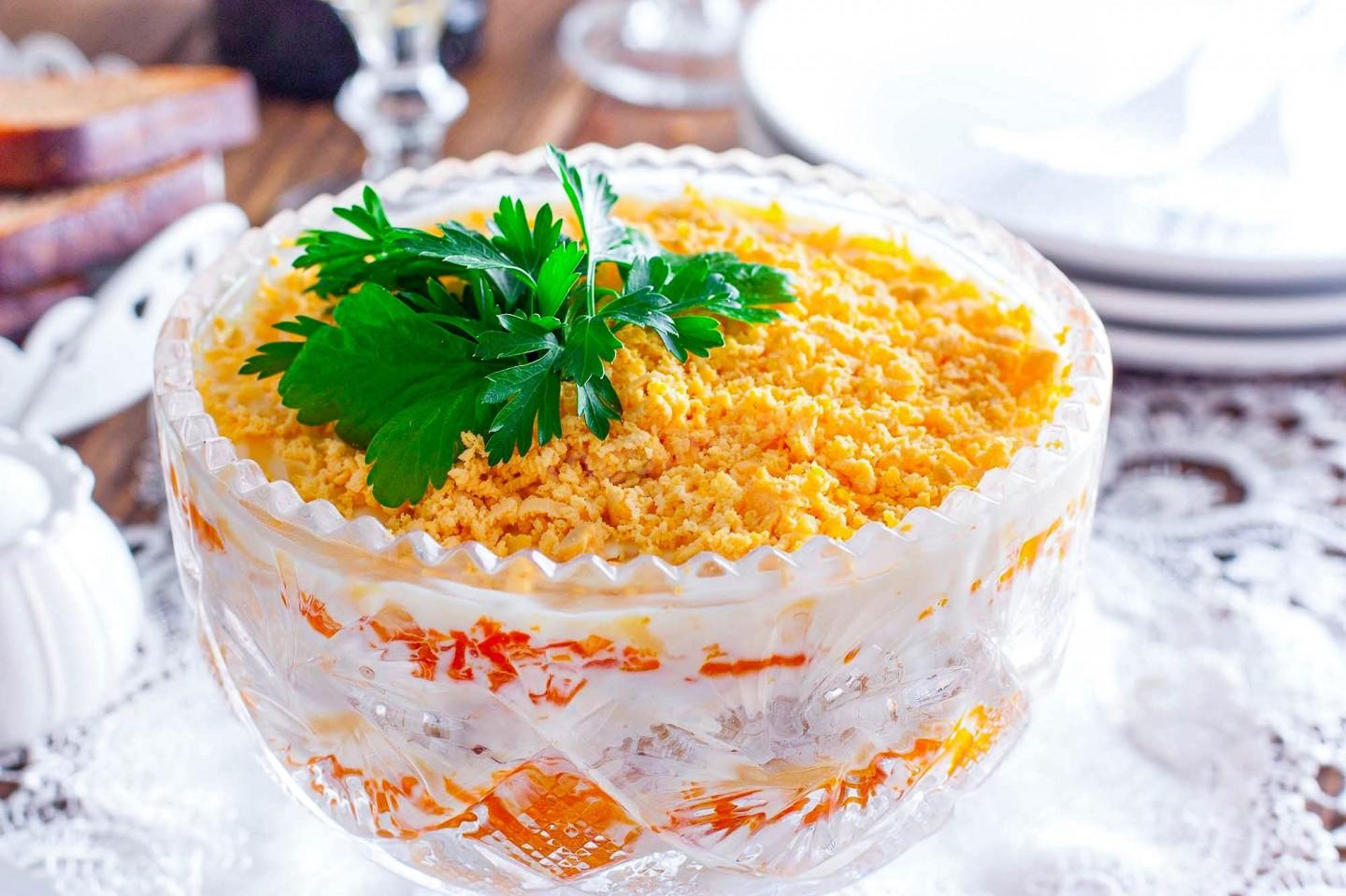Обложка рецепта Салат Нежный с курицей и сыром