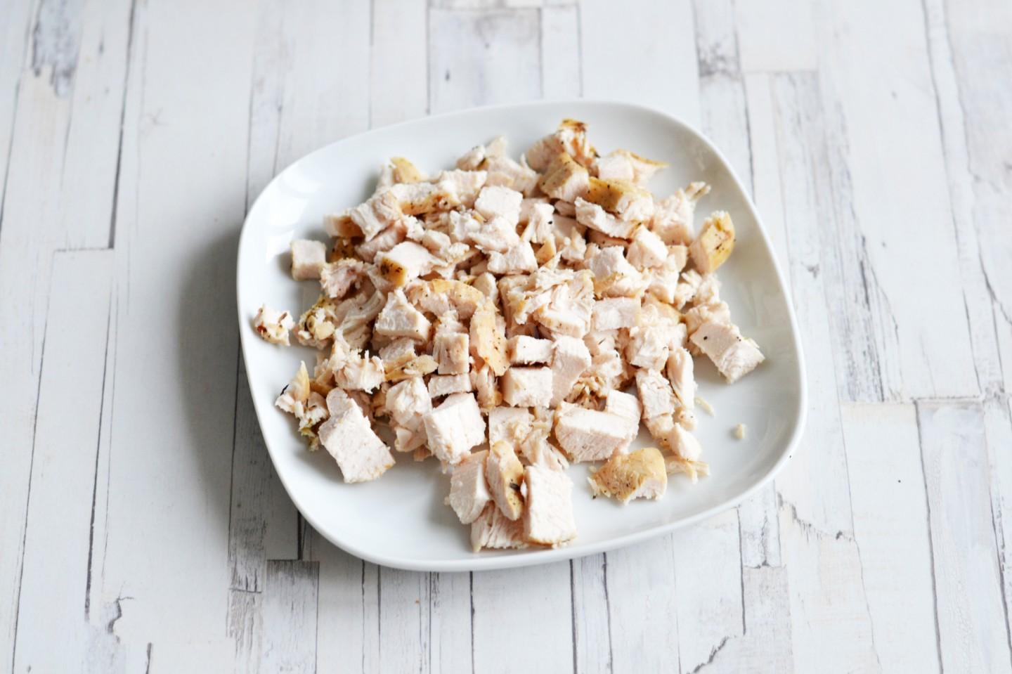 Шаг 3 приготовления Салат Гранатовый браслет с курицей классический