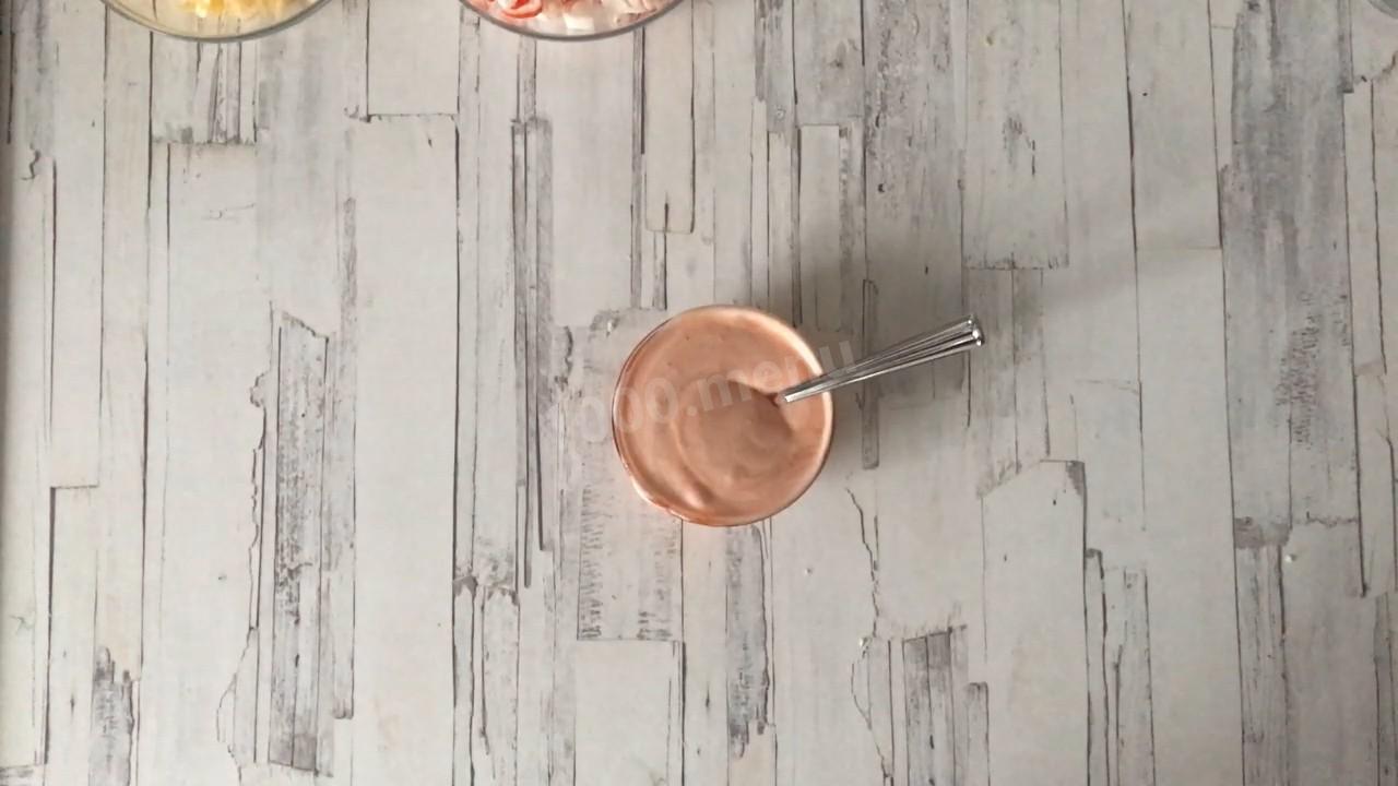 Шаг 4 приготовления Салат коктейль с сыром креветками и ананасами