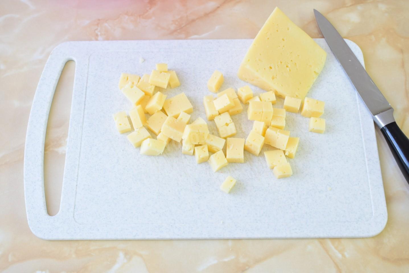 Шаг 3 приготовления Салат корейская морковь кукуруза колбаса копченая