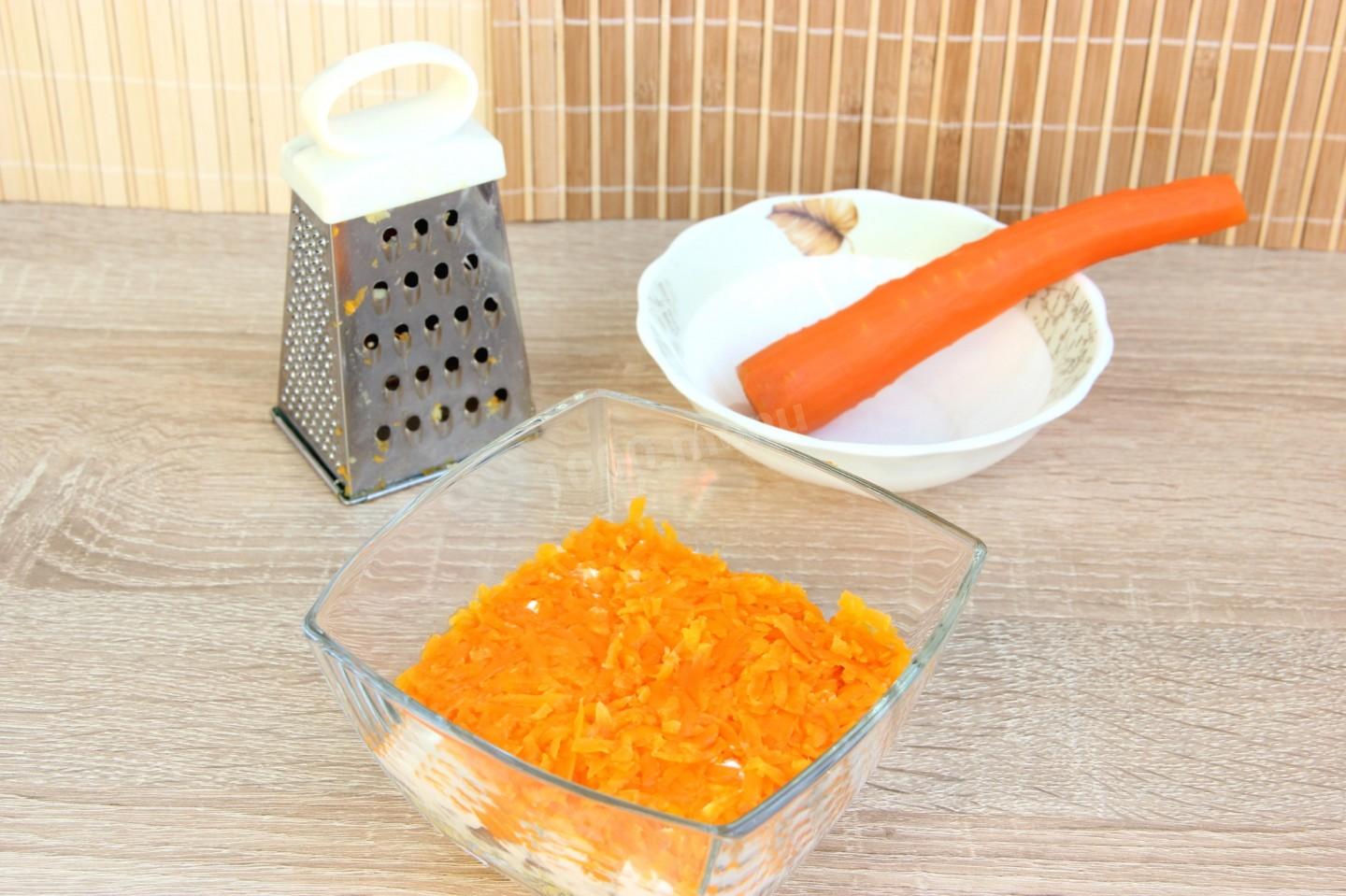 Шаг 10 приготовления Селедка под шубой с яблоком и яйцом классическая