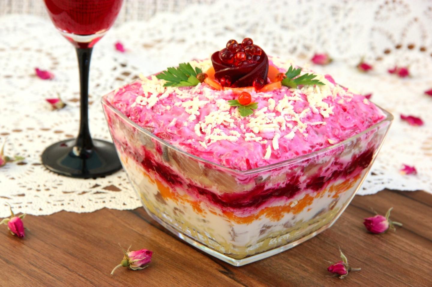 Шаг 14 приготовления Селедка под шубой с яблоком и яйцом классическая