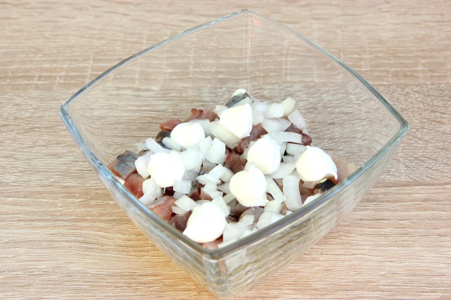 Шаг 9 приготовления Селедка под шубой с яблоком и яйцом классическая