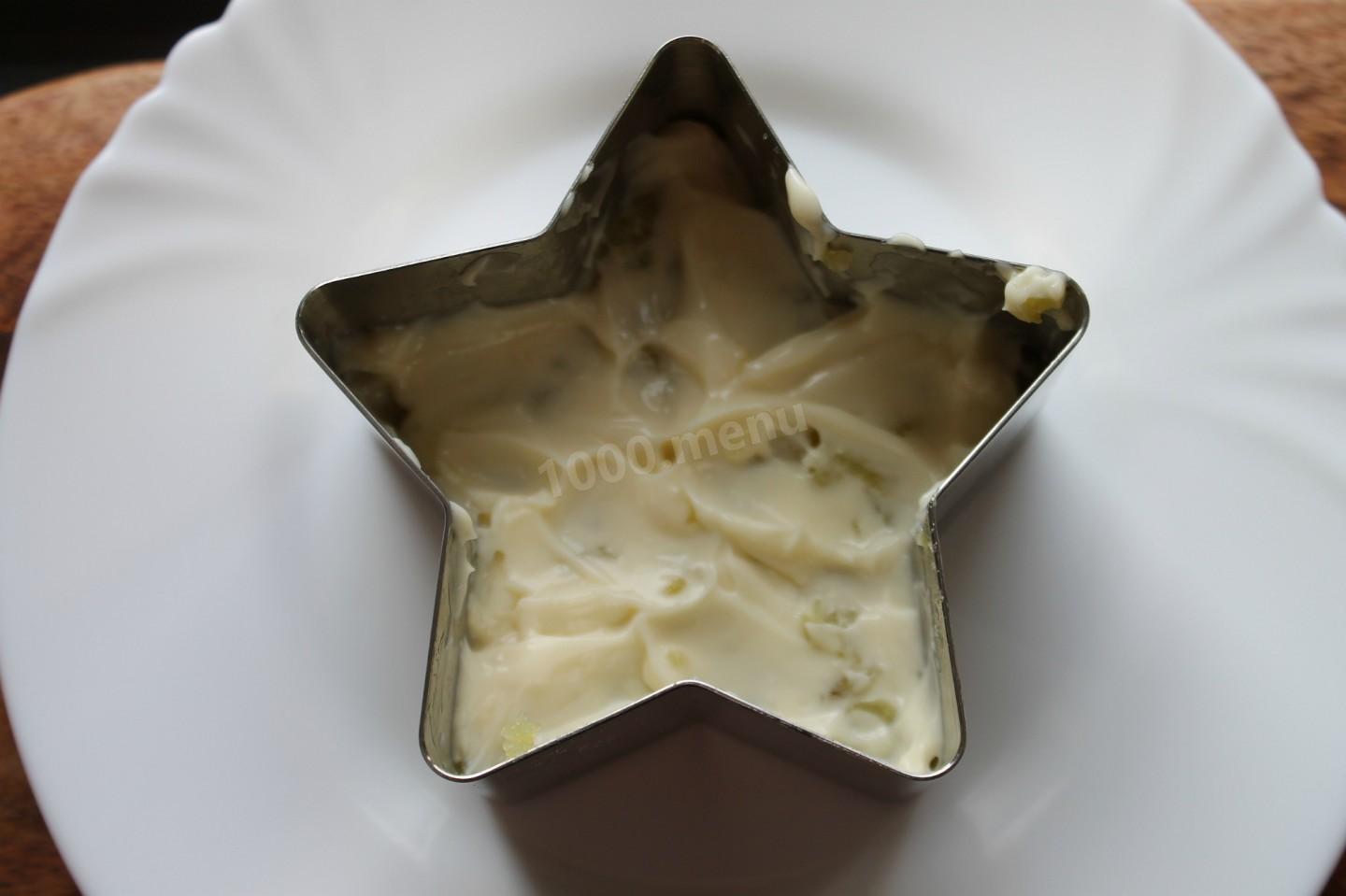 Шаг 9 приготовления Салат Викинг с ананасом и курицей