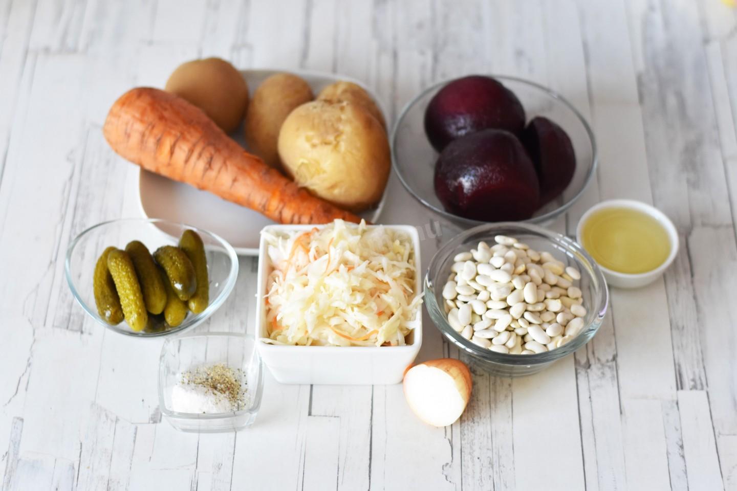 Шаг 1 приготовления Винегрет с фасолью и квашеной капустой классический