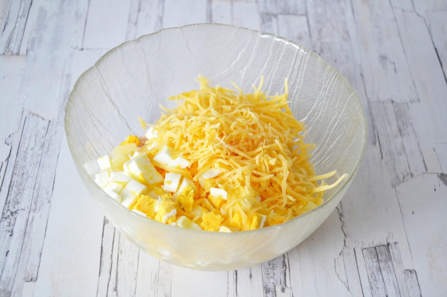 Шаг 6 приготовления Салат Гавайский с курицей ананасами