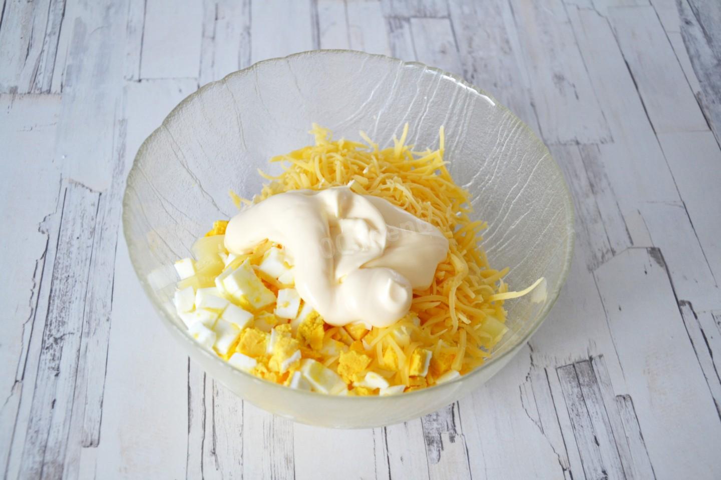 Шаг 7 приготовления Салат Гавайский с курицей ананасами