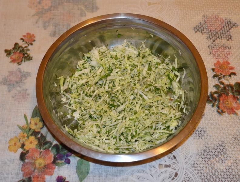 Шаг 4 приготовления Салат Ералаш с корейской морковью, картошкой фри и мясом