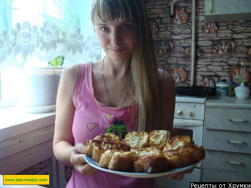 Шаг 6 приготовления Горячие бутерброды с творогом и тмином