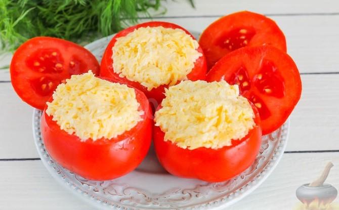 Шаг 6 приготовления Закуска из помидоров Дед Мороз