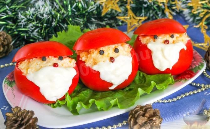 Шаг 9 приготовления Закуска из помидоров Дед Мороз