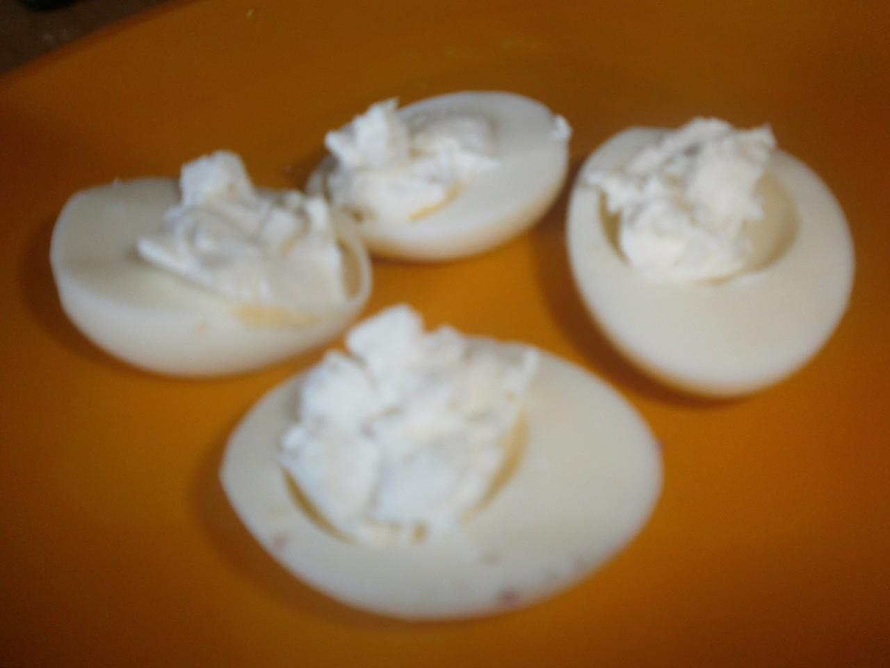 Шаг 5 приготовления Закуска из яиц с сыром Сиртаки