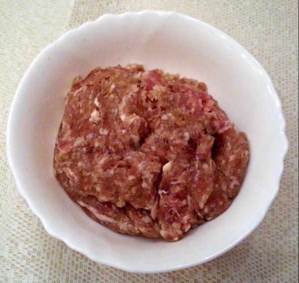 Шаг 3 приготовления Закуска из сушек Рождественский венок