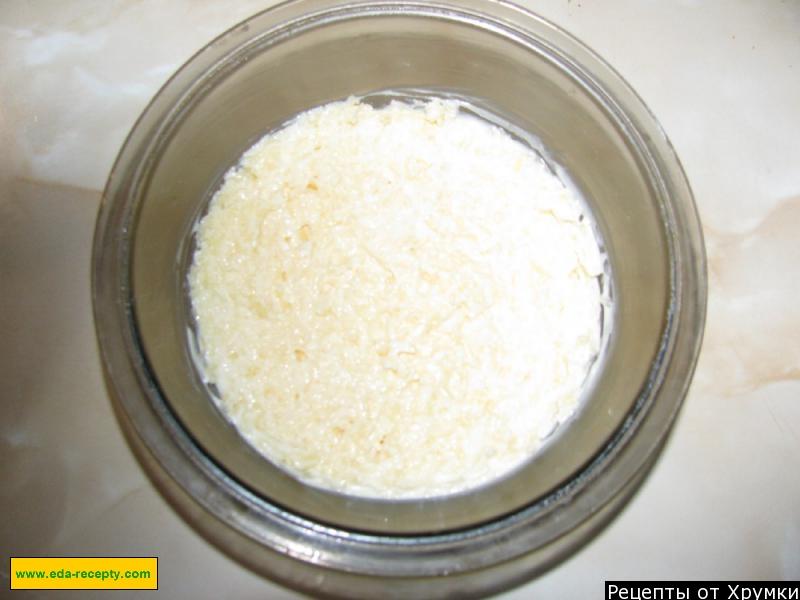 Шаг 11 приготовления Торт из куриной печени с сыром, майонезом и зеленью