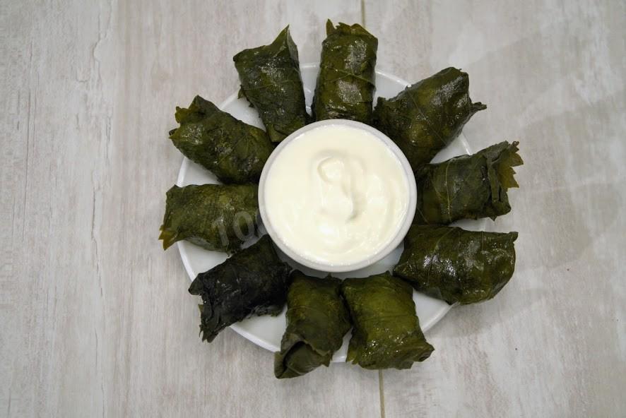Обложка рецепта долма с начинкой из мясного фарша, риса, лука и зелени