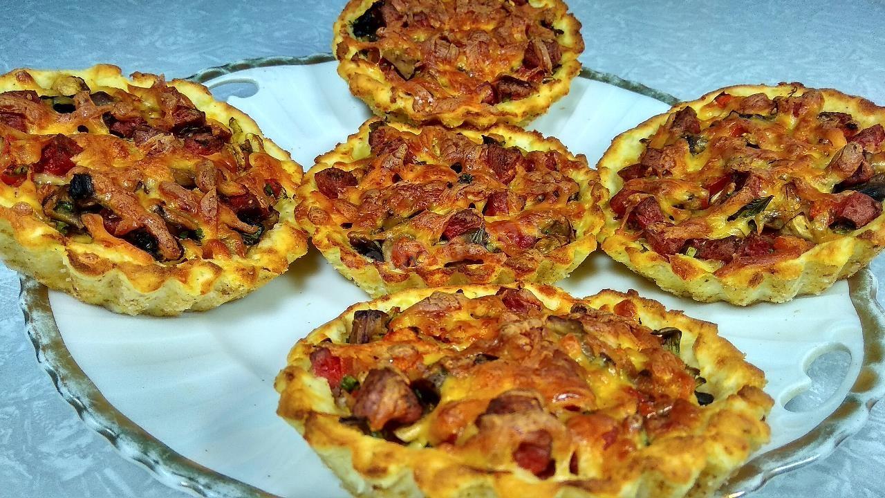 Шаг 14 приготовления Картофельные тарталетки с грибами салат