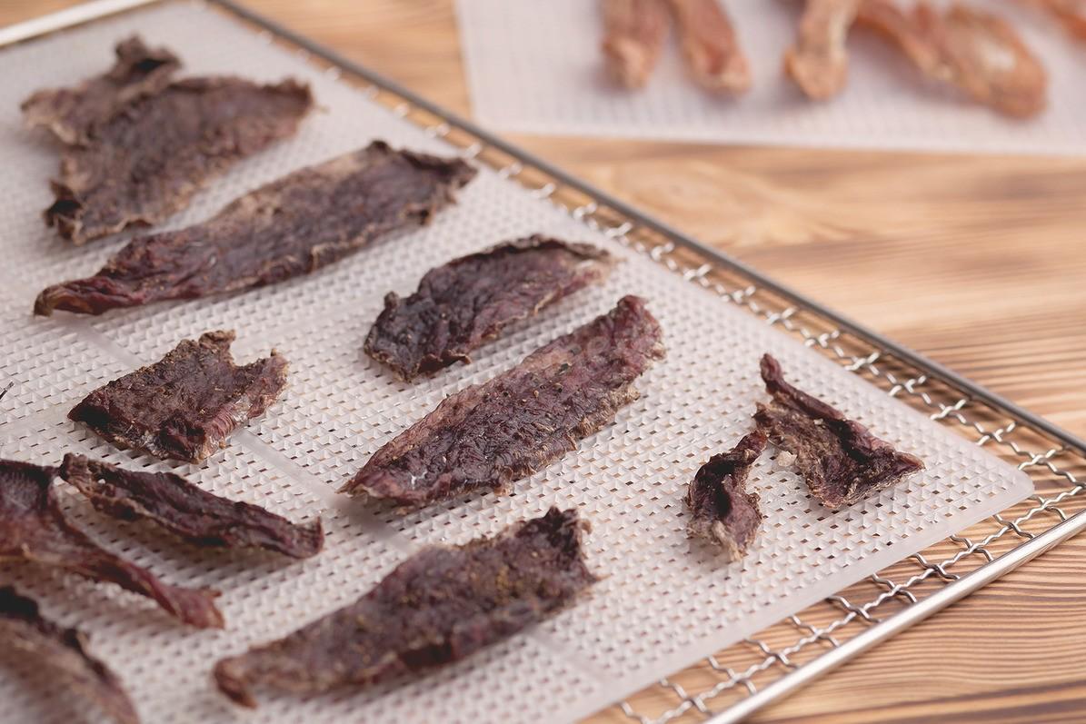 Шаг 3 приготовления Мясные джерки в дегидраторе