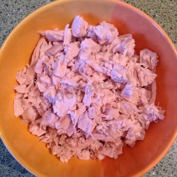 Шаг 3 приготовления Пирог жульен с грибами и курицей в слоеном тесте
