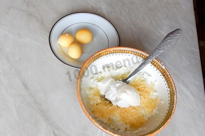 Шаг 9 приготовления Картофельные гнёзда c петушками в духовке